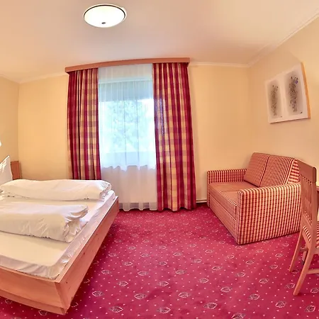 מלון Wirtshaus Restaurant Steirerland 3*