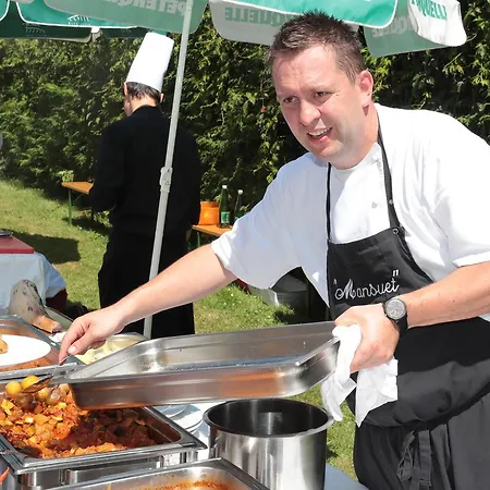 Wirtshaus Restaurant Steirerland 호텔 무레크